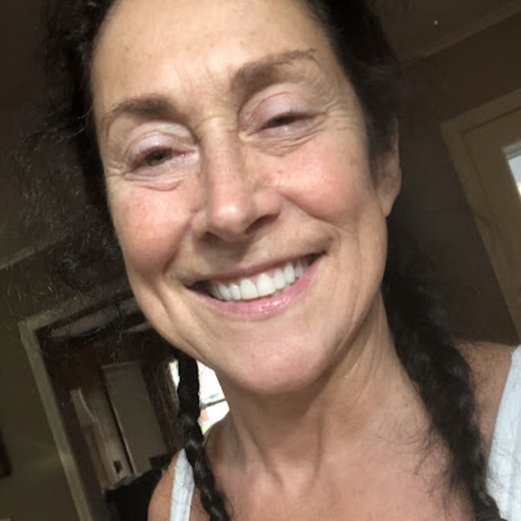 Meet your Posher, Leslie - Picture 1 of 1